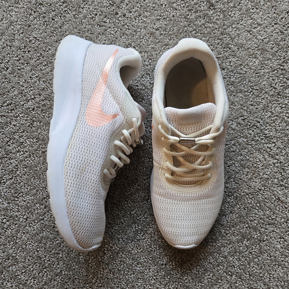 Womens 8.5 nike